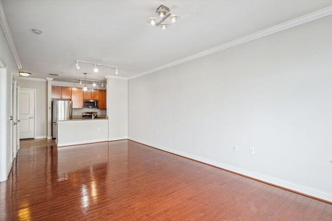 Photo - Available Now! High End 1 bed/ 1 bath with Parking! 24 hour concierge!