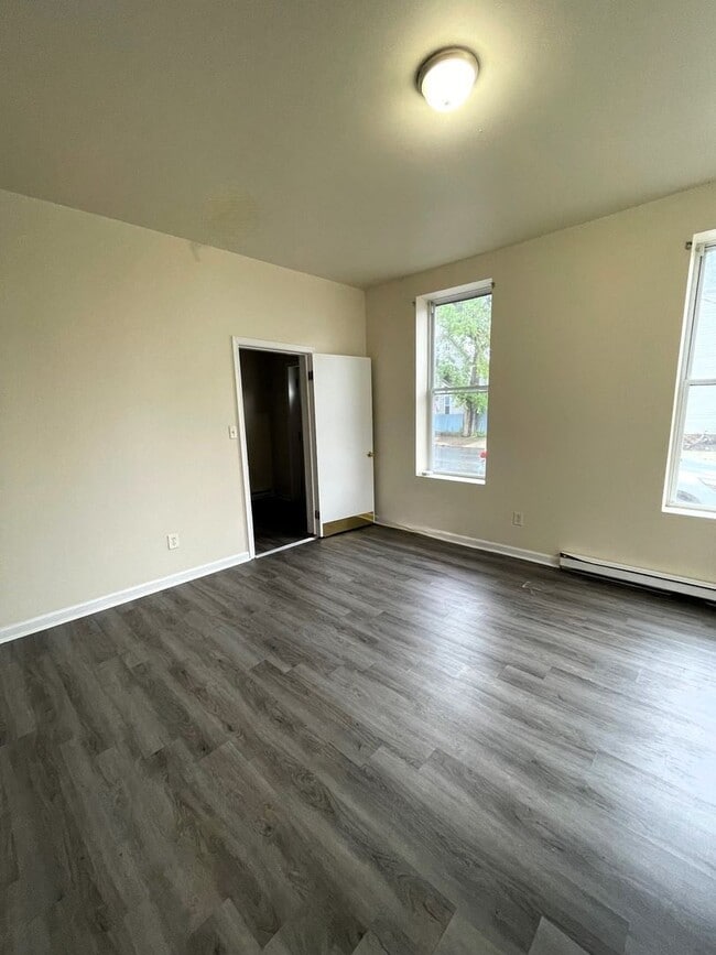 Photo - 334 Ann St Unit #1