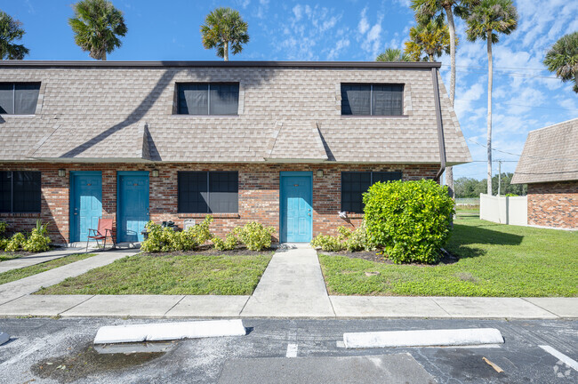 Building Photo - The Palms at Daytona Rental