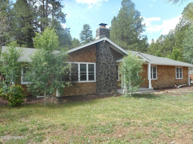 Building Photo - 58 Pine Del Dr Rental