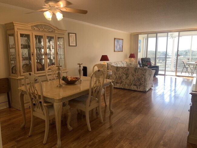 Photo - 3499 Oaks Way Unit 607