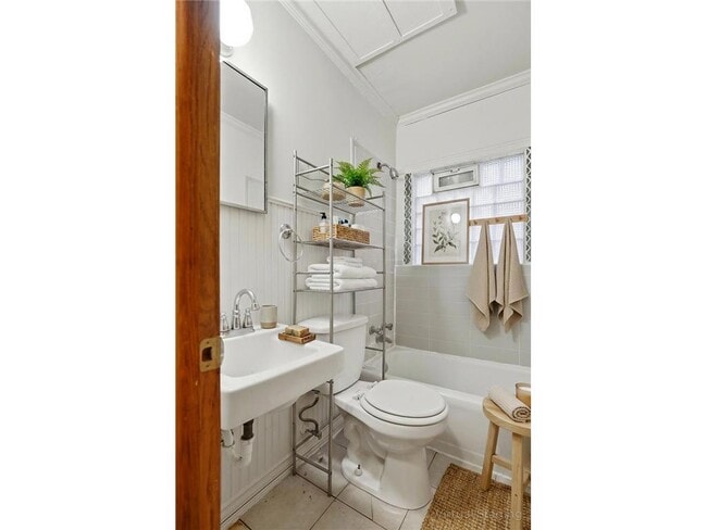 Photo - 1913 Emerson Ave S Unit 102