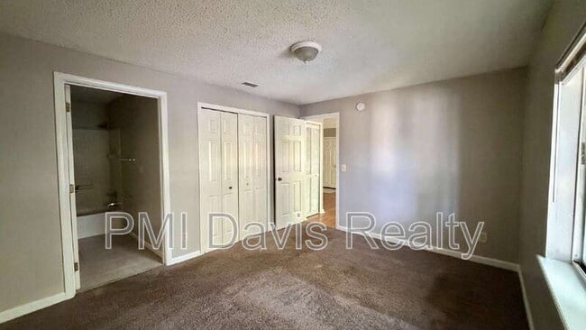 Photo - 1845 Lindberg Dr Unit Apt 20