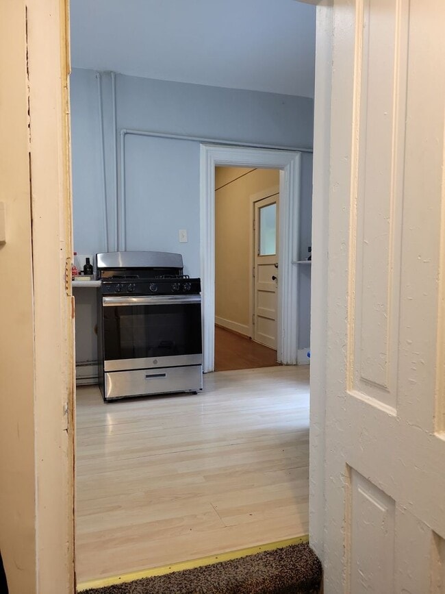 722 W Cedar St