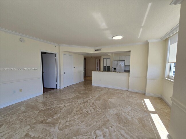 Photo - 19501 W Country Club Dr Unidad 2508