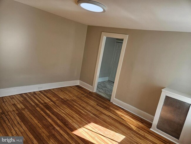 Photo - 334 N Market St Unit 2