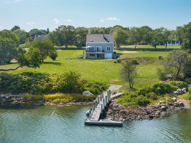 Photo - 594 River Rd