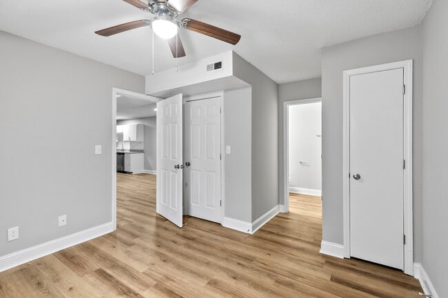 Pineview Apartments