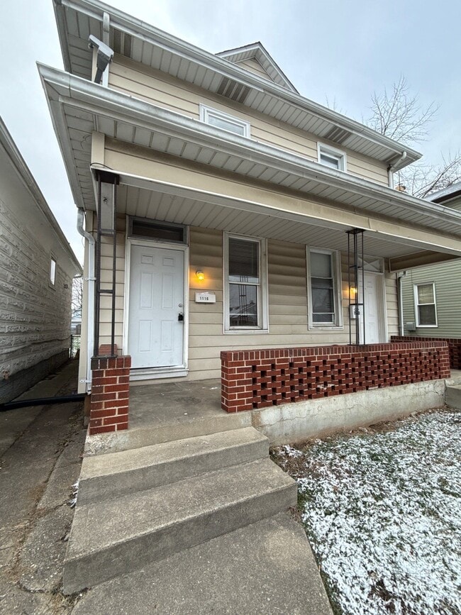 Building Photo - 1116/ 1120 Bonacker Unit 1116