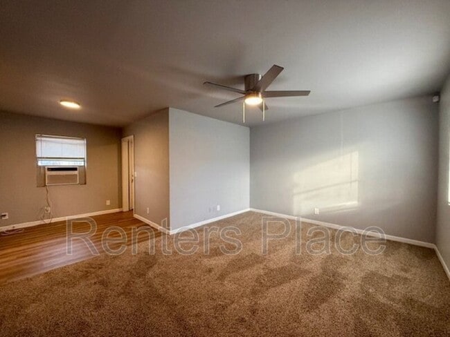 Photo - 2915 E Easton St Unidad #B