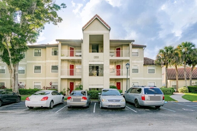 Building Photo - 3004 Parkway Blvd Unit 206