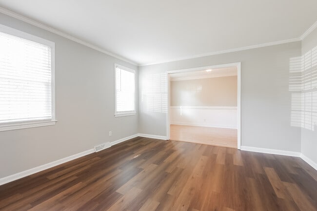 Photo - 512 Brooks Rd