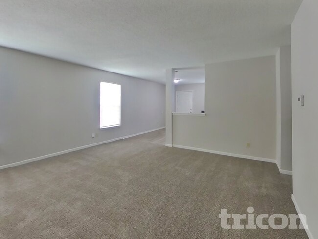 Photo - 1905 Blue Pine Ln