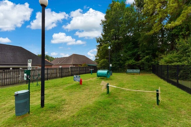 Leash Free Bark Park