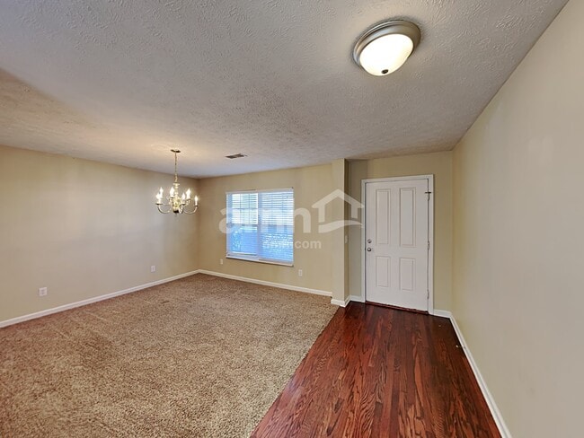 Photo - 4529 Hawthorn Dr