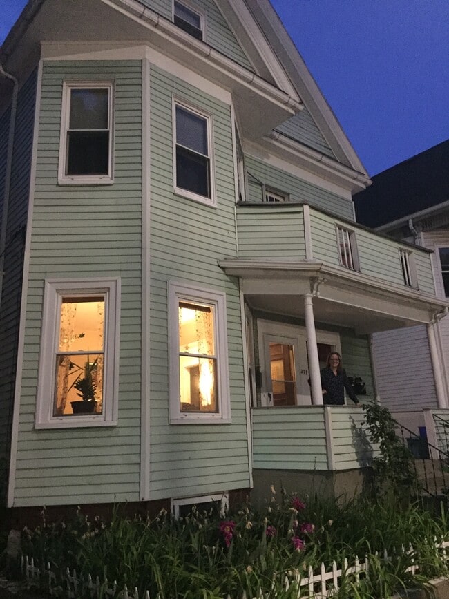 Building Photo - 377 Highland Ave Unit 1