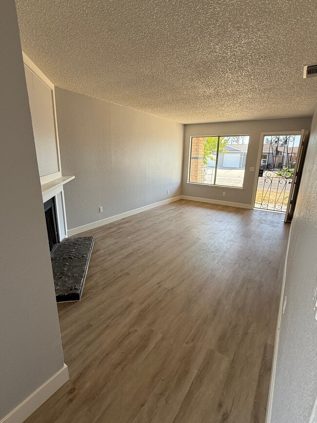Building Photo - 7325 Florinda Way
