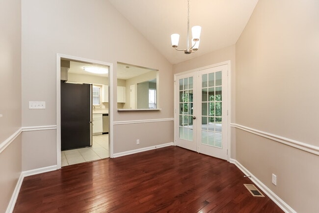Photo - 129 Agee Cir E