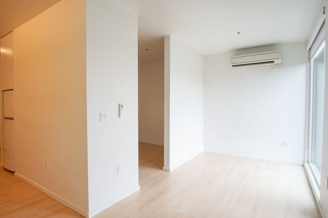 Photo - Buckman: Light & Bright 1 Bdr with D/W, A/... Unit 309