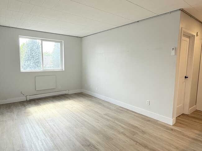 Photo - 471 Tecumseh Rd W Unité 306