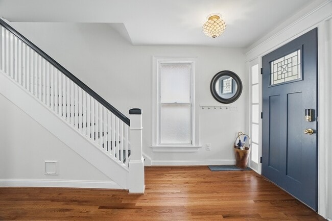 Photo - 535 37th St