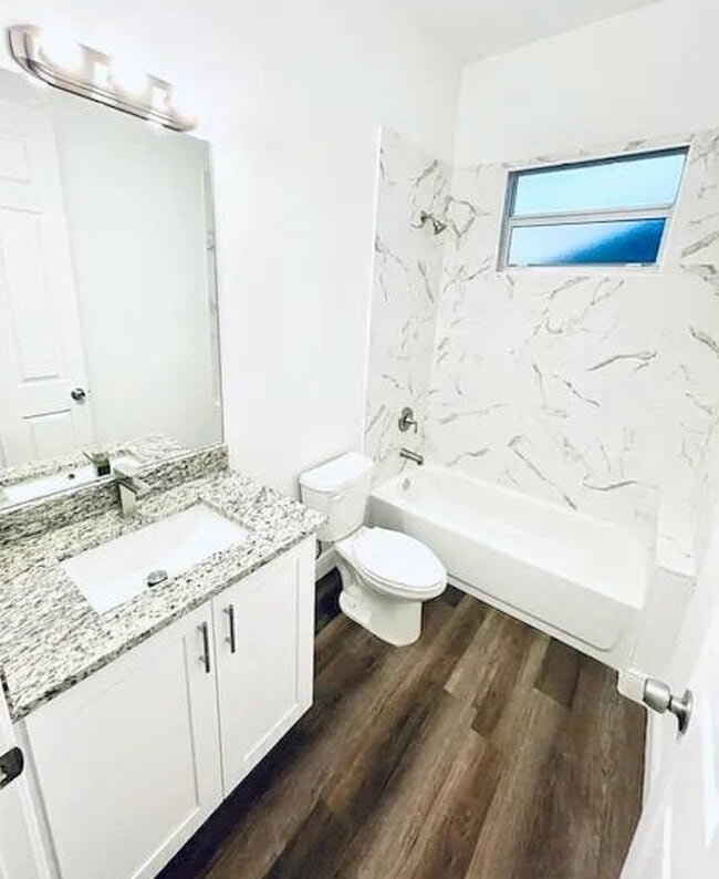 Photo - 986 SW College Park Rd