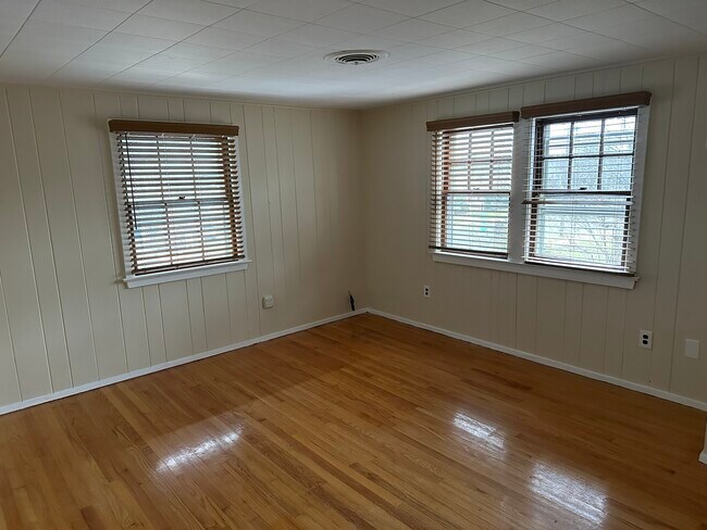 Photo - 585 Main St Unit 2