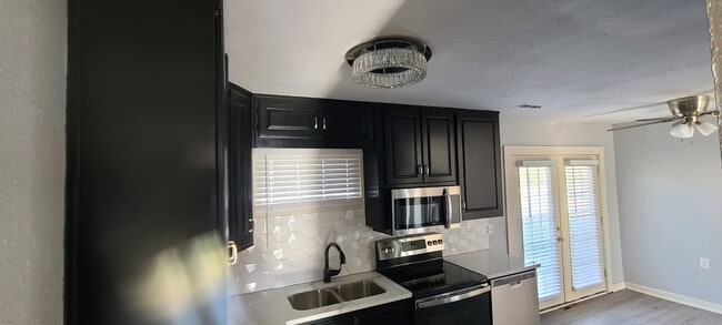 Photo - 11316 Lewis Ave