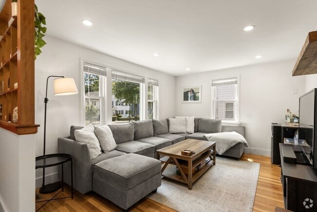 Building Photo - 177 Faneuil St Unit 1 Rental