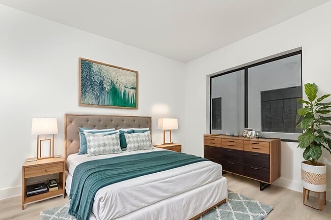 Photo - 858-866 NW 3rd St