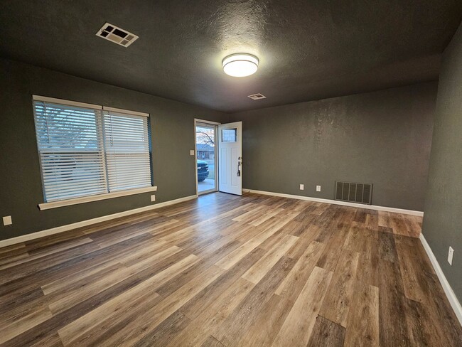 Photo - Updated (2) Bed/(1) Bath in Core Norman! Video Walk-Thru Avail!