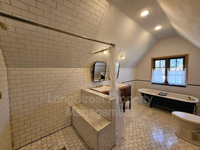 Photo - 224 N Russet St