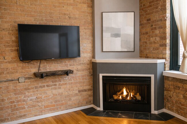 Photo - 1727 S Indiana Ave Unit 212