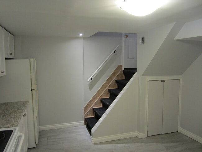 Photo - SPACIOUS 2-BEDROOM LEGAL APARTMENT FOR REN...