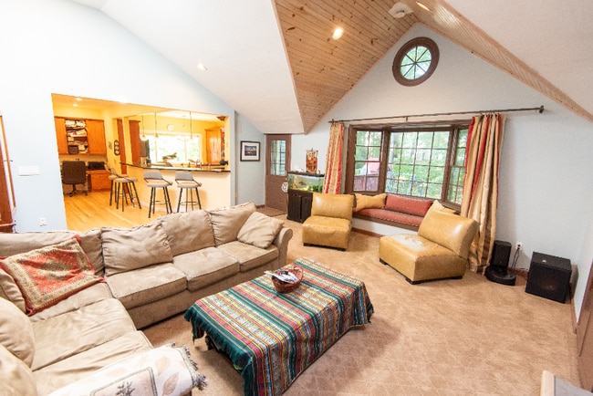 Photo - 48 Woodward St