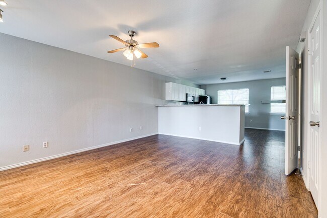 1830 River Crossing Cir
