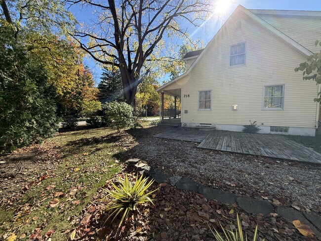 Photo - 718 Indianola Ave