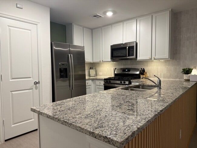 Photo - 14908 Parkway Center Ave