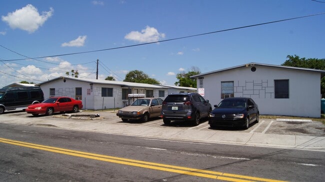 Building Photo - 123 NW 10th Ave Unit A Rental