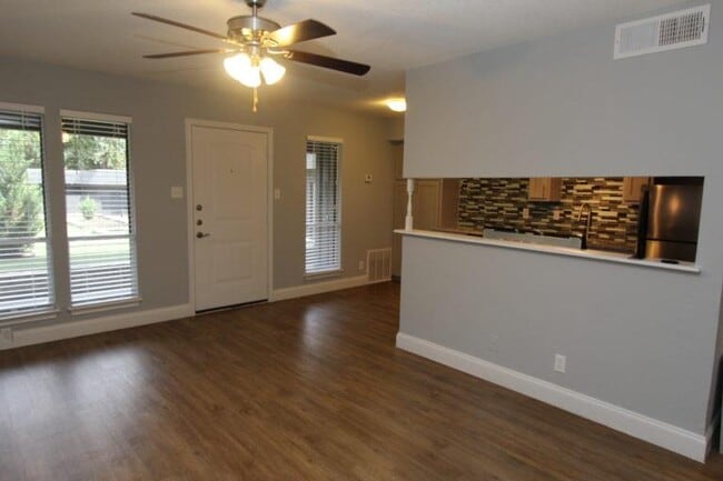Building Photo - 6509 Berkman Dr Unit 117 Rental