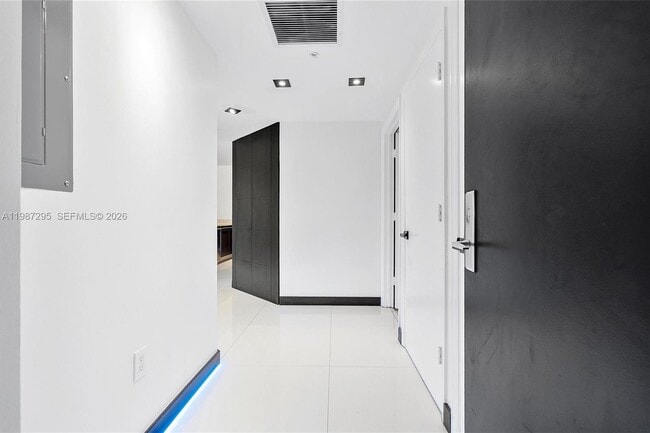 Photo - 55 SE 6th St Unidad 1607