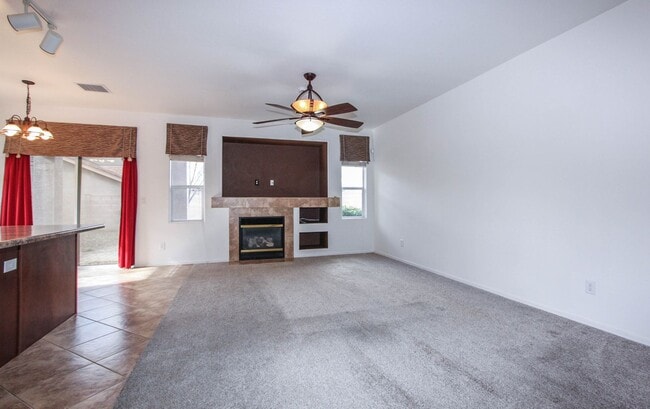 Photo - 3 Bedroom Plus Den in Quailwood