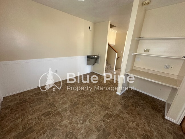 Photo - 1077 E 1300 N