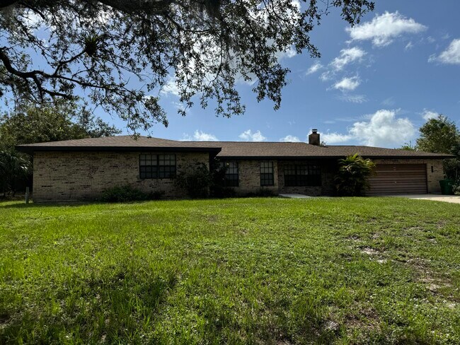 Building Photo - 5585 Barna Ave