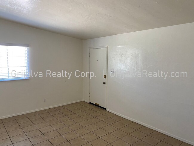 Photo - 1415 E Elm St Unit 01