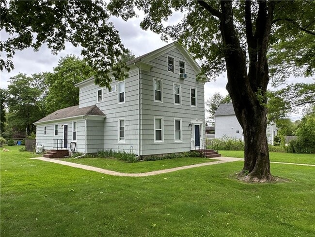 Building Photo - 3560 Kingstown Rd Unit Apt 1