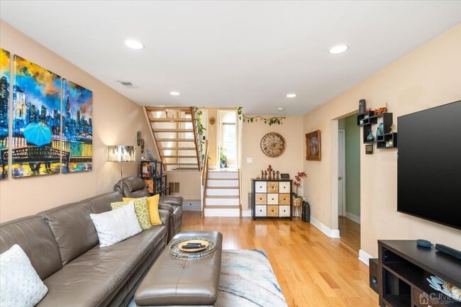 31 Chicopee Dr