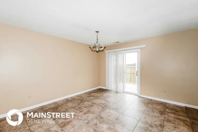 Photo - 2525 Grand Fir Dr