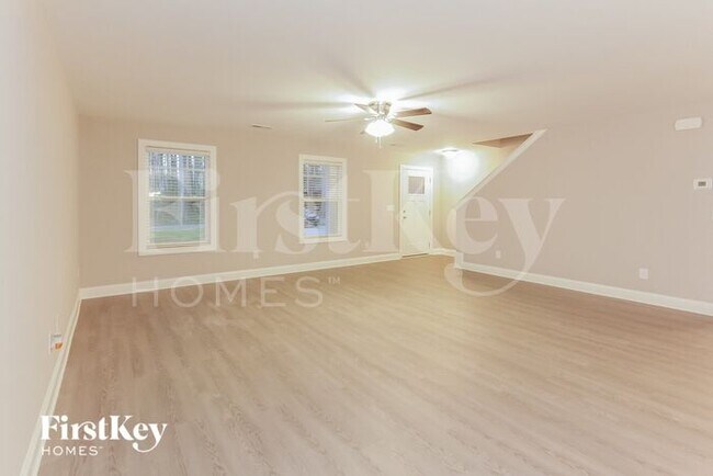 Photo - 1520 Longbow Dr