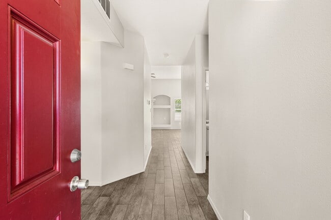 Photo - 8416 Magenta Rd NW